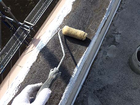 笠木部プライマー塗布